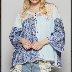 POL Women's Light Blue and Cream Floral Blouse